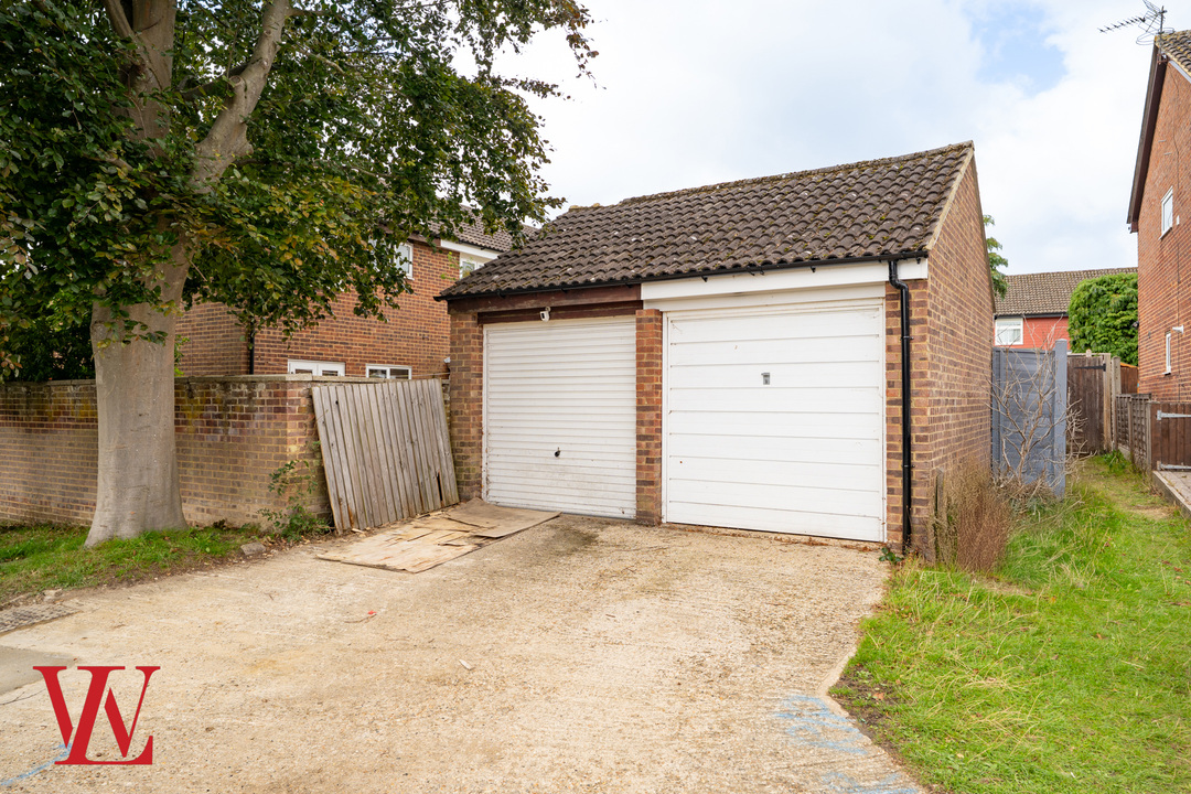 2 bed terraced house to rent in Wentworth Drive, Bishop's Stortford, Hertfordshire  - Property Image 15