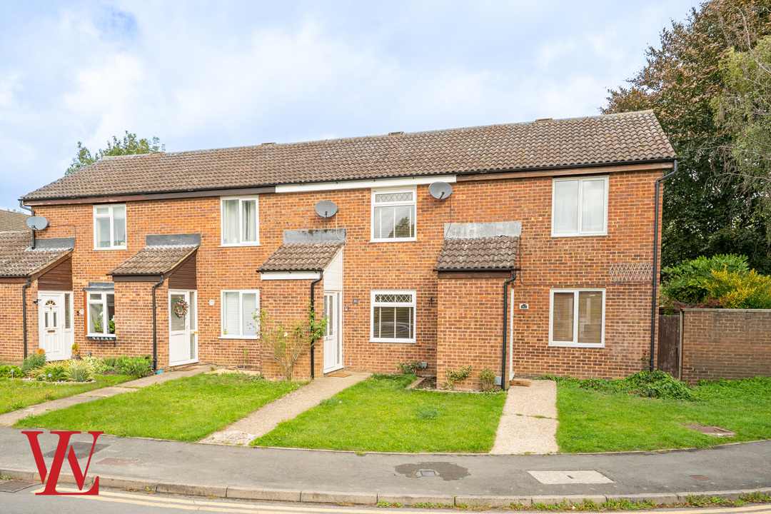 2 bed terraced house to rent in Wentworth Drive, Bishop's Stortford, Hertfordshire