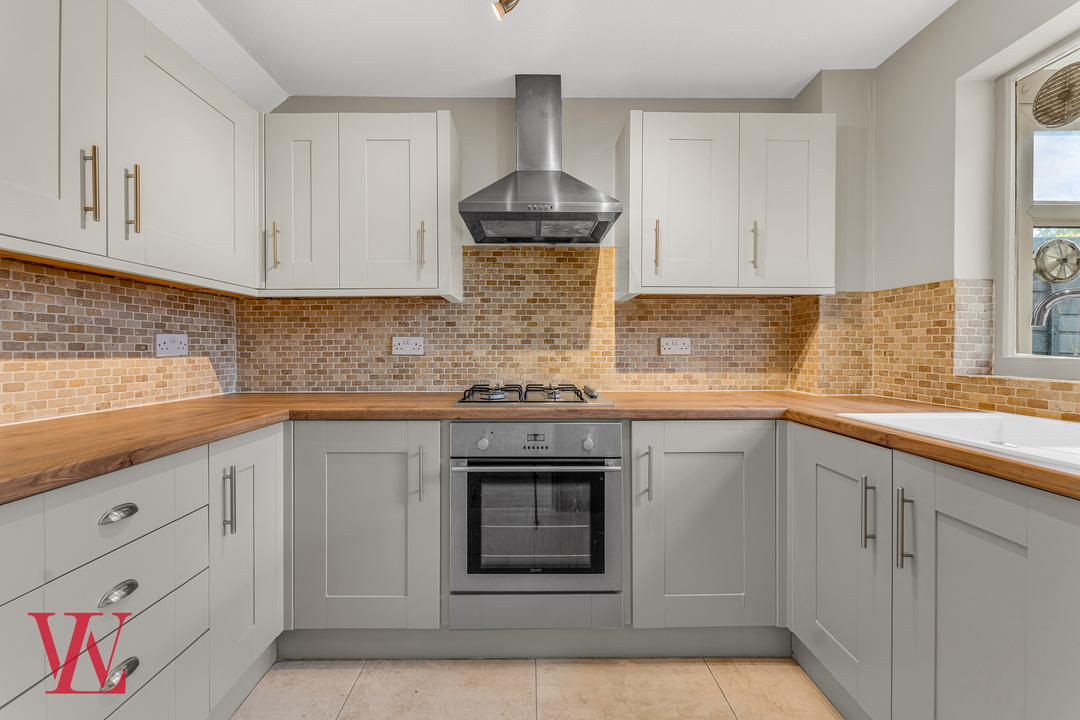 2 bed terraced house to rent in Wentworth Drive, Bishop's Stortford, Hertfordshire  - Property Image 4