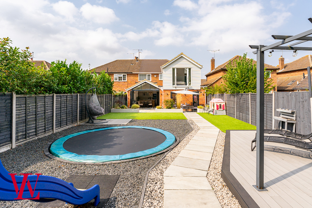 5 bed semi-detached house for sale in Heath Row, Bishop's Stortford  - Property Image 31