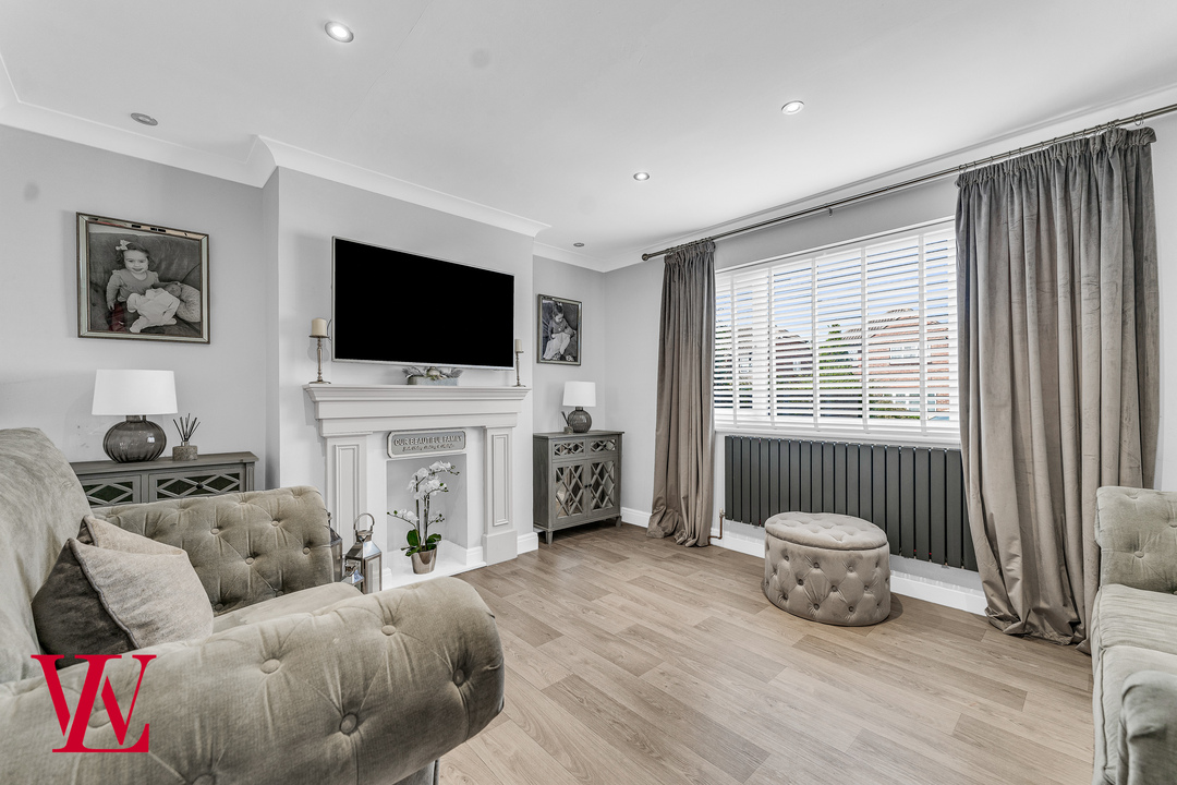 5 bed semi-detached house for sale in Heath Row, Bishop's Stortford  - Property Image 13