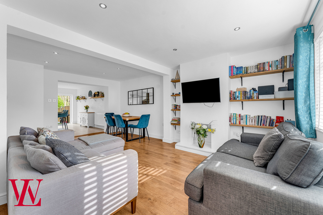 2 bed terraced house for sale in Norfolk Way, Bishop's Stortford, Hertfordshire 5