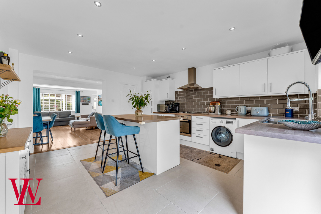 2 bed terraced house for sale in Norfolk Way, Bishop's Stortford, Hertfordshire 2