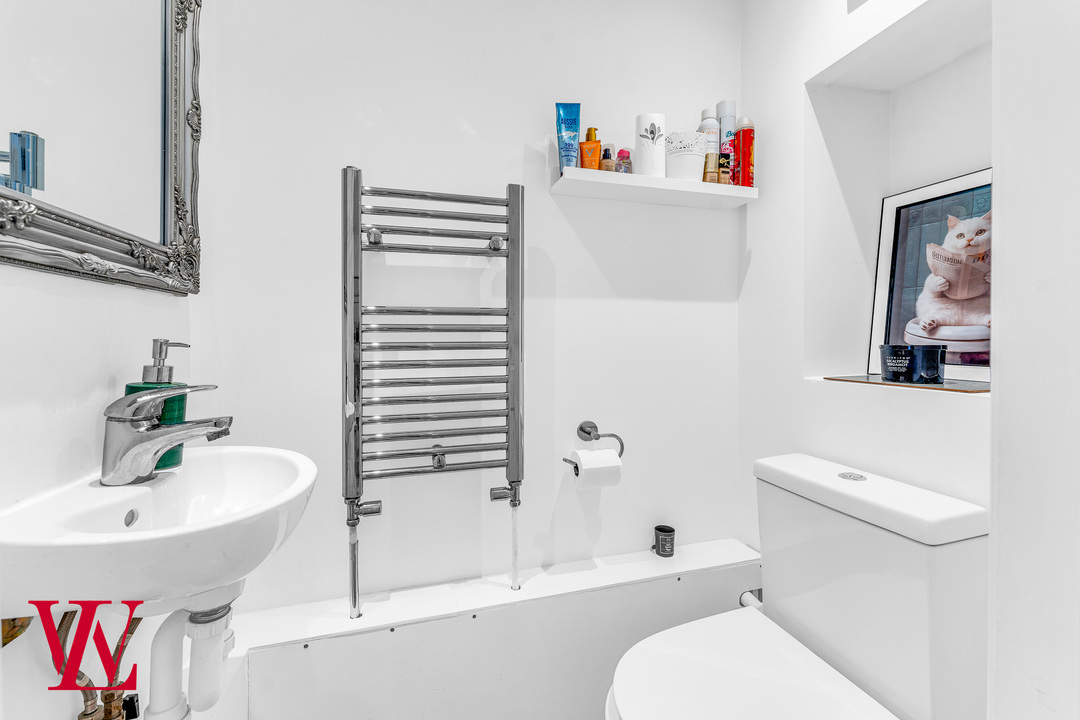 2 bed terraced house for sale in Norfolk Way, Bishop's Stortford, Hertfordshire 8