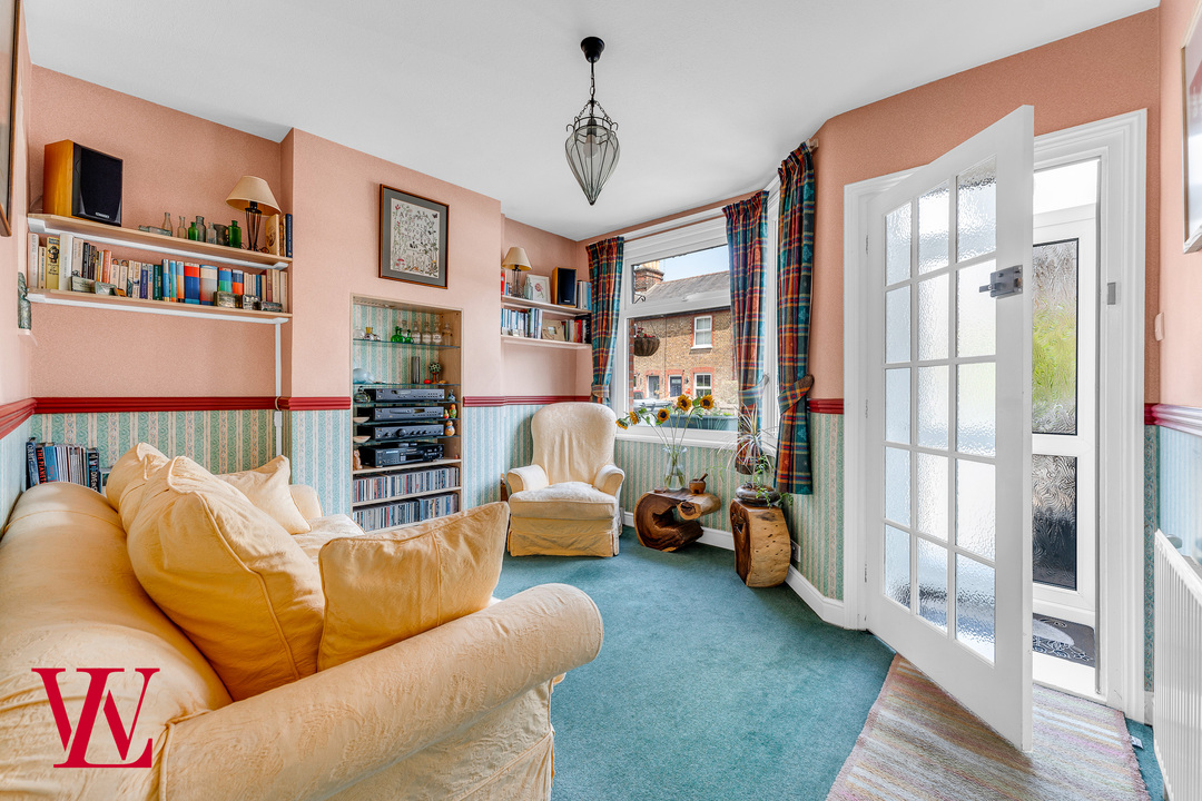 4 bed terraced house for sale in Elm Grove, Bishop's Stortford  - Property Image 2