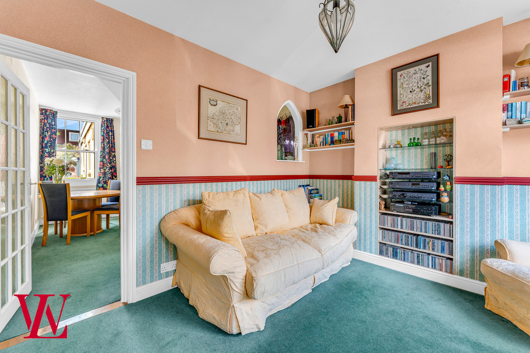 4 bed terraced house for sale in Elm Grove, Bishop's Stortford, Hertfordshire 2