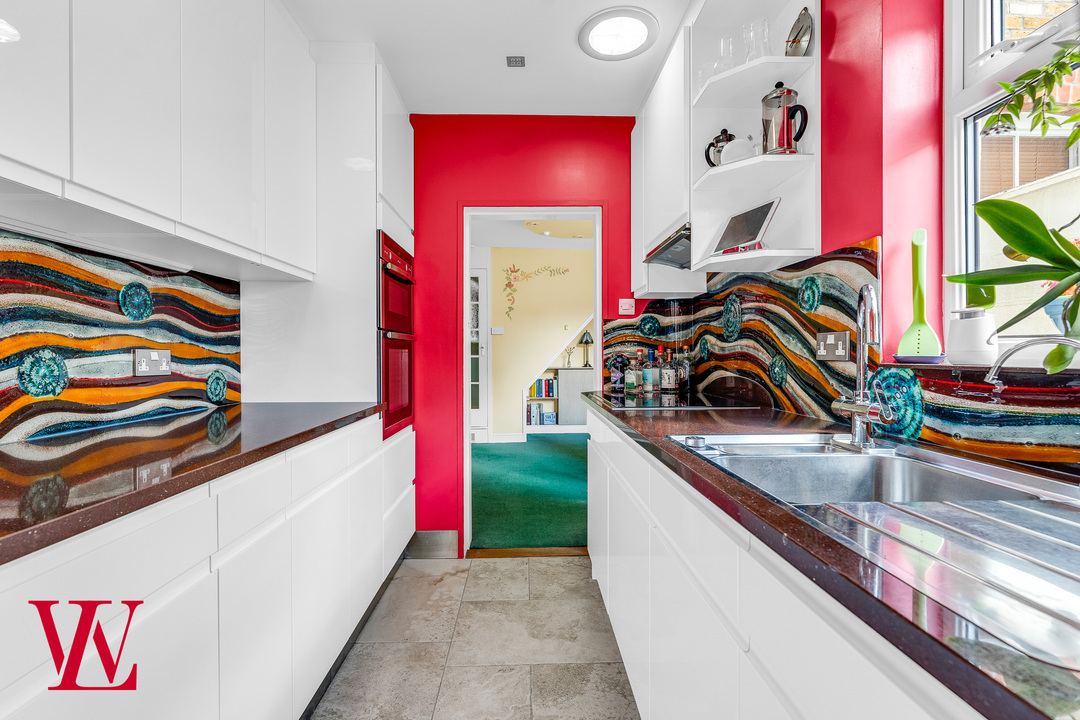 4 bed terraced house for sale in Elm Grove, Bishop's Stortford, Hertfordshire 5