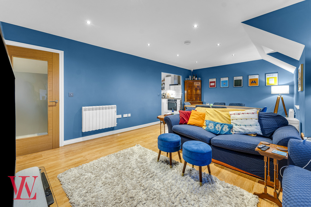 2 bed maisonette for sale in Nightingales, Bishop's Stortford, Hertfordshire  - Property Image 3