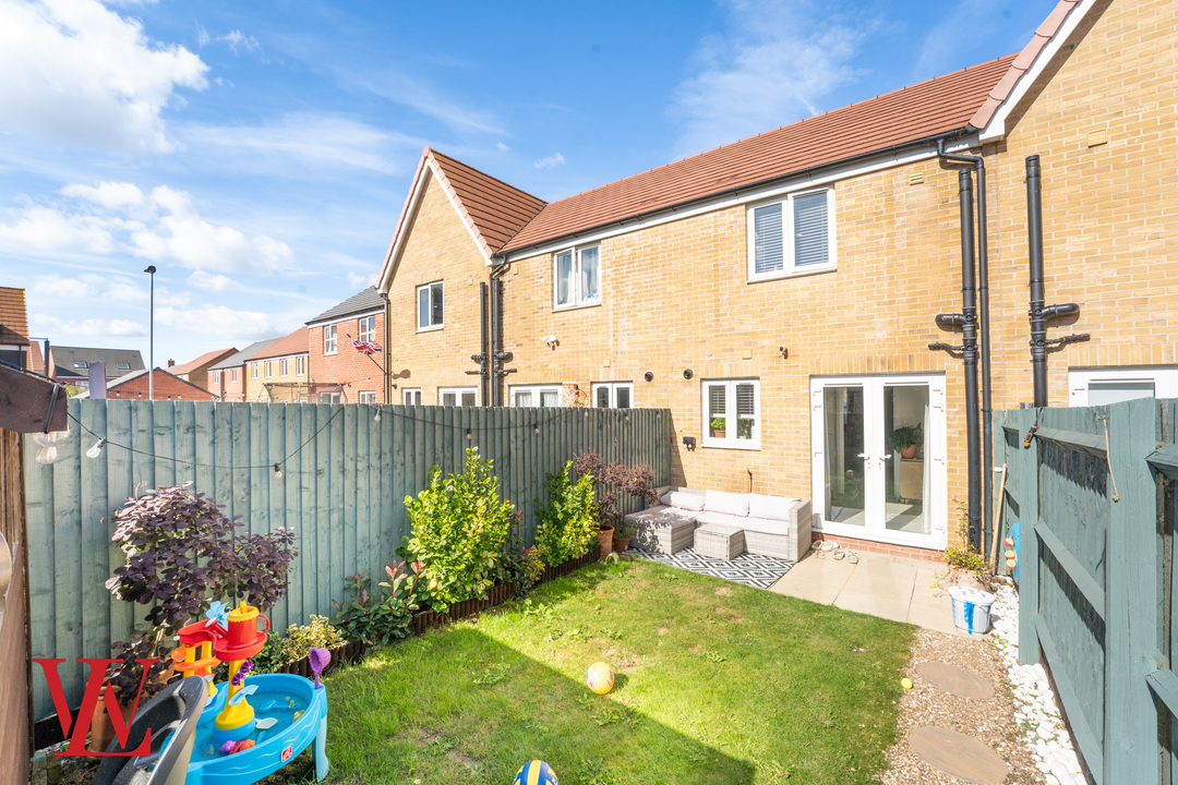 2 bed terraced house for sale in Reynolds Drive, Bishop's Stortford 15