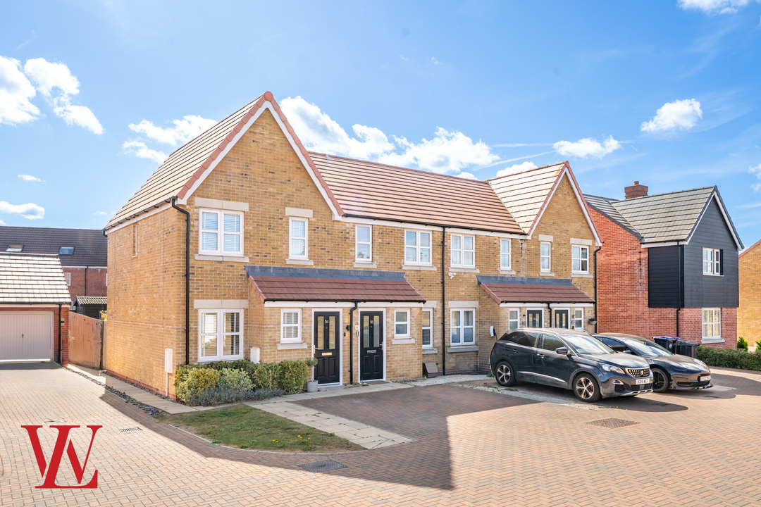 2 bed terraced house for sale in Reynolds Drive, Bishop's Stortford - Property Image 1
