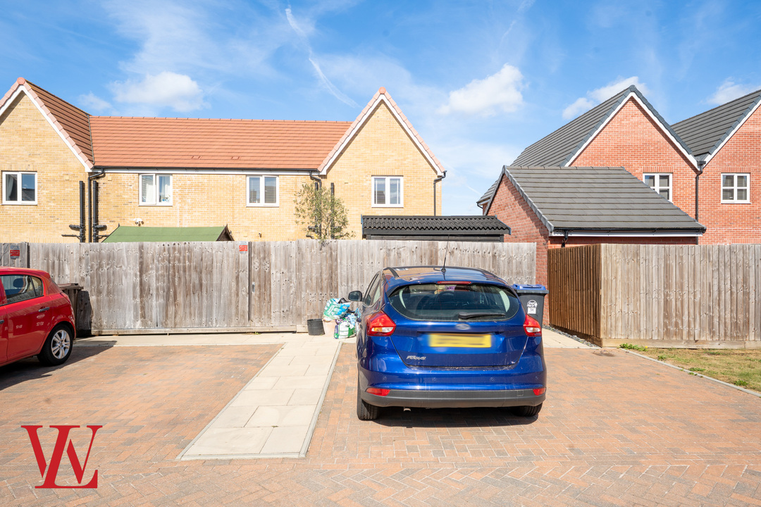 2 bed terraced house for sale in Reynolds Drive, Bishop's Stortford 16