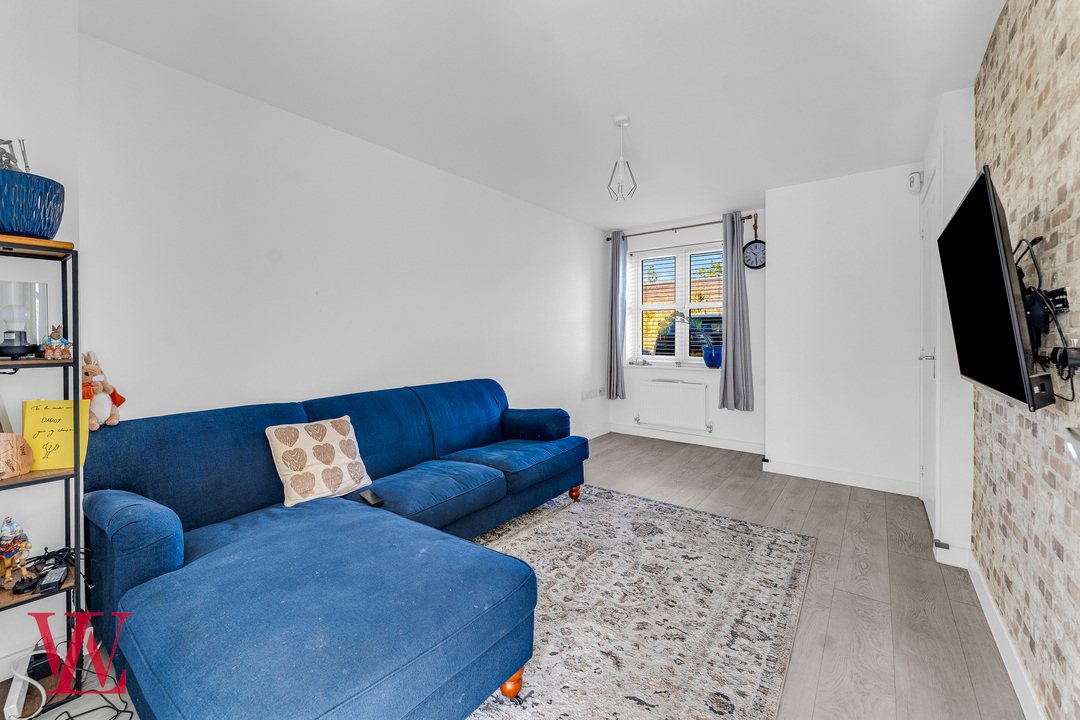 2 bed terraced house for sale in Reynolds Drive, Bishop's Stortford 2