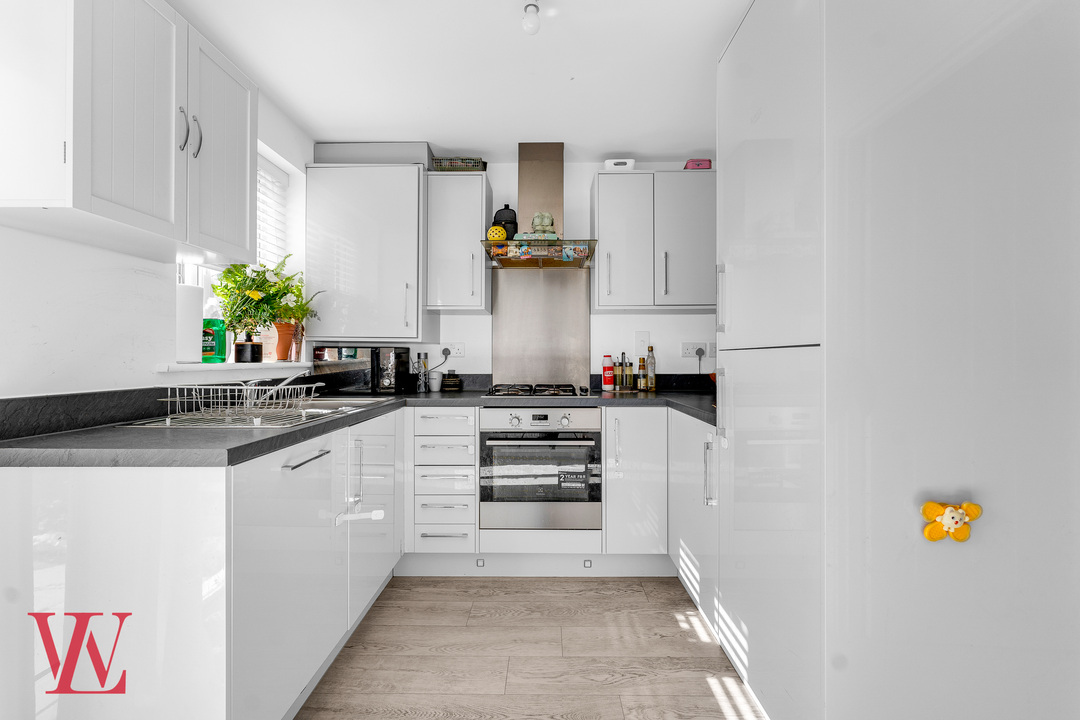 2 bed terraced house for sale in Reynolds Drive, Bishop's Stortford  - Property Image 7