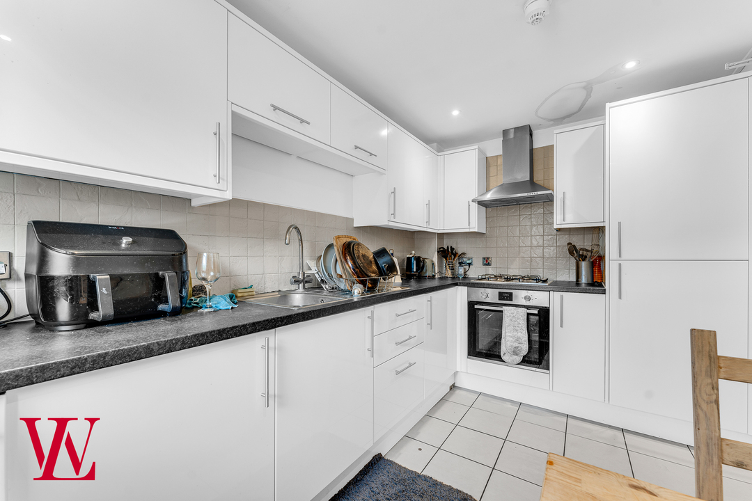1 bed to rent in Cavell Court, Bishop's Stortford  - Property Image 2