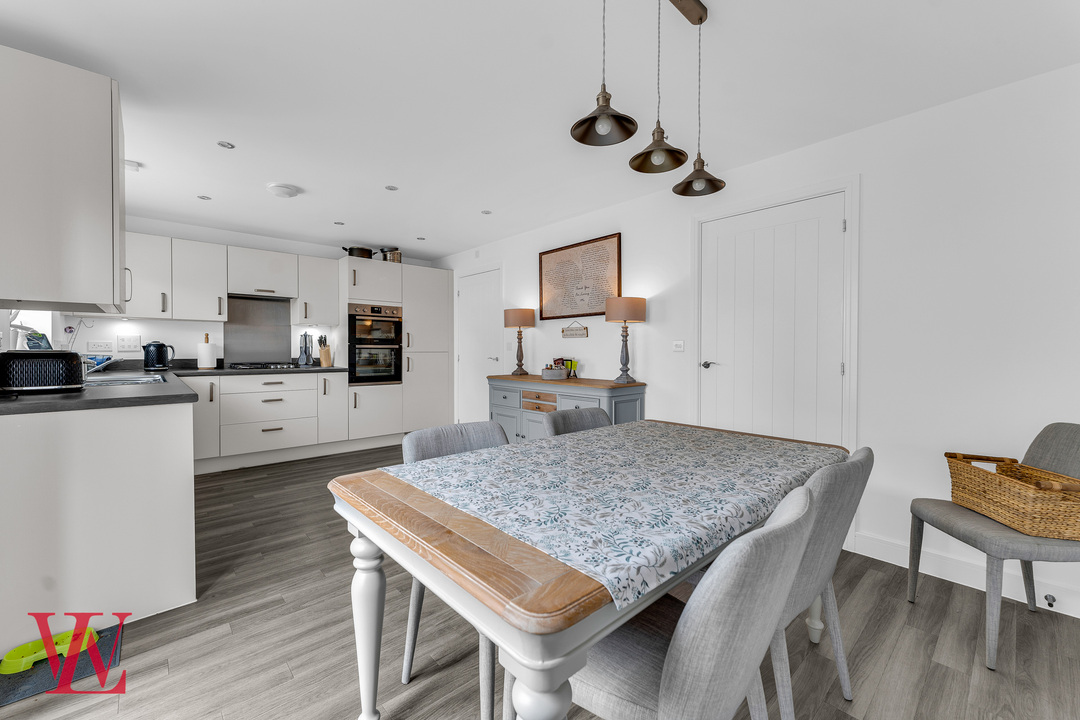 4 bed detached house for sale in Thorpe Road, Bishop's Stortford  - Property Image 4