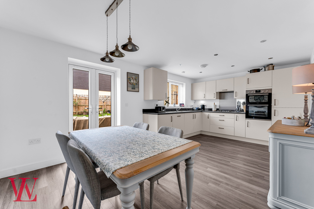 4 bed detached house for sale in Thorpe Road, Bishop's Stortford  - Property Image 5