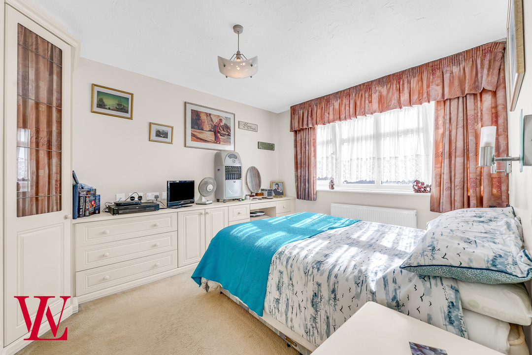 3 bed semi-detached house for sale in Elm Close, Bishop's Stortford  - Property Image 12