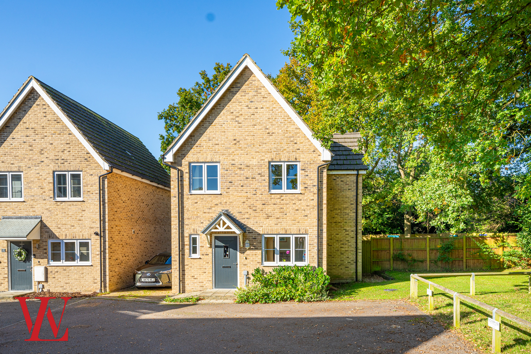 4 bed detached house for sale in Takeley, Bishop's Stortford  - Property Image 1