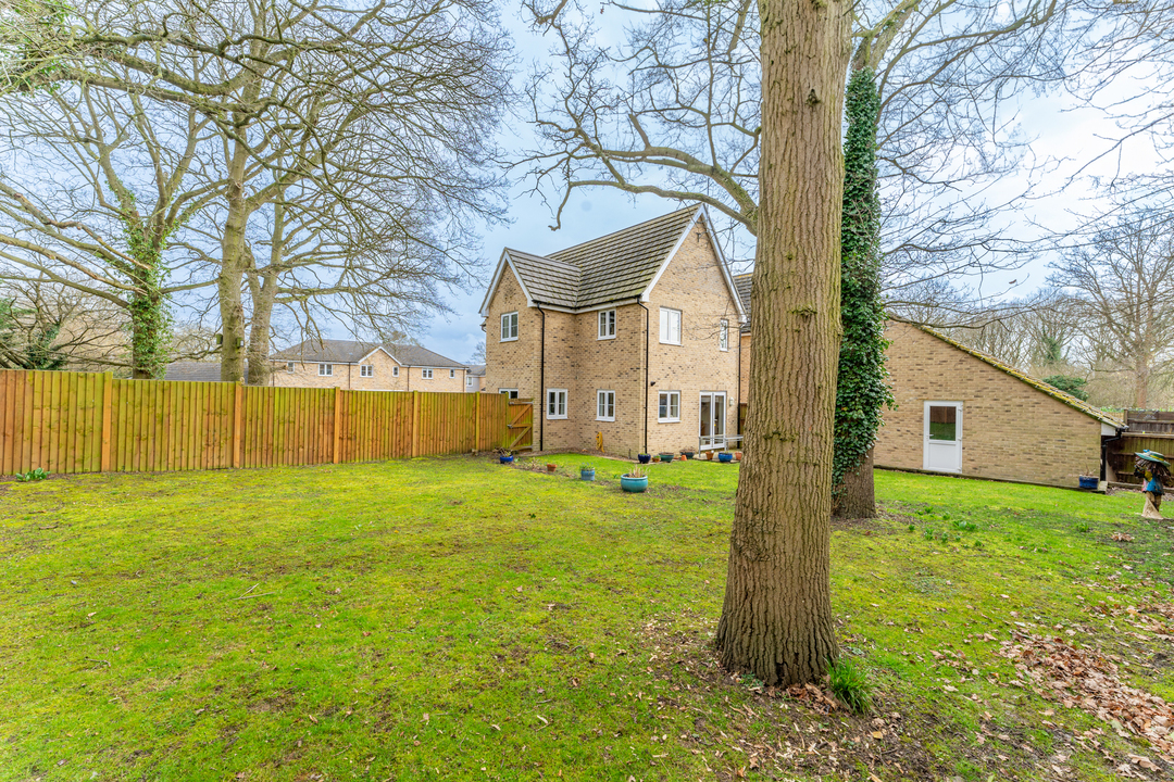 4 bed detached house for sale in Takeley, Bishop's Stortford  - Property Image 17