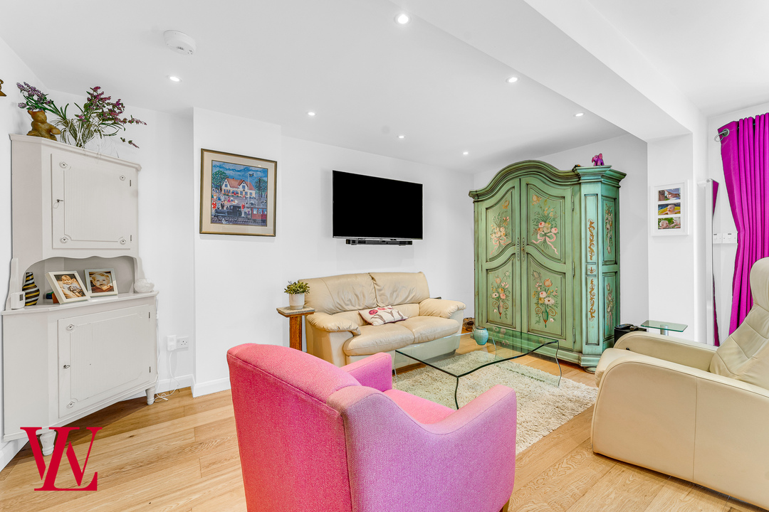 3 bed terraced house for sale in King Street Mews, Basbow Lane, Bishop's Stortford, Hertfordshire 9