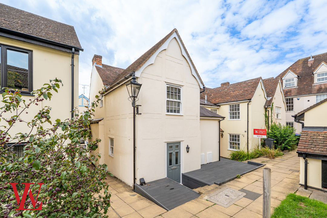 3 bed end of terrace house for sale in Hockerill Court, Bishop's Stortford, Hertfordshire - Property Image 1