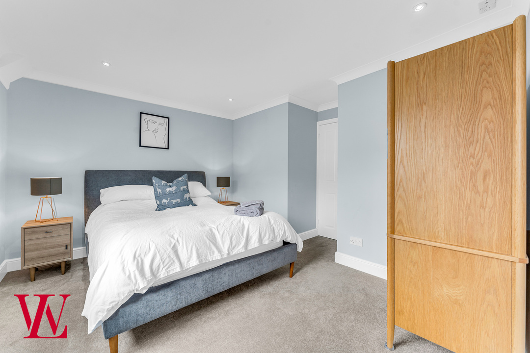 3 bed end of terrace house for sale in Hockerill Court, Bishop's Stortford, Hertfordshire 8