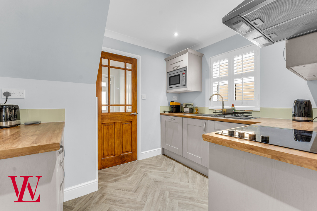 3 bed end of terrace house for sale in Hockerill Court, Bishop's Stortford, Hertfordshire 7