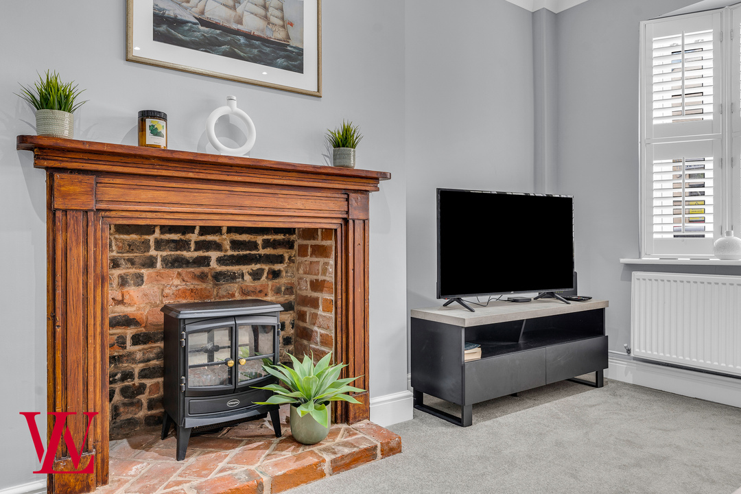 3 bed end of terrace house for sale in Hockerill Court, Bishop's Stortford, Hertfordshire  - Property Image 3