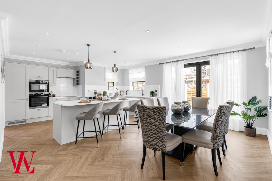 3 bed detached house for sale in Sabre Close, Felsted  - Property Image 5