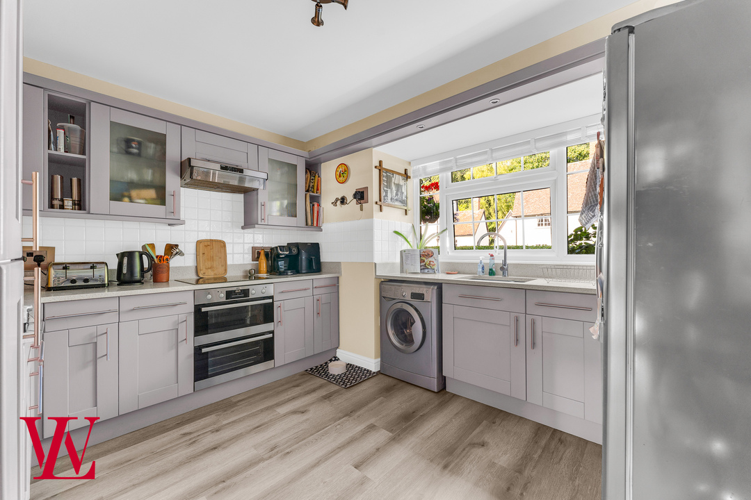 4 bed terraced house for sale in Cage End, Bishop's Stortford  - Property Image 5