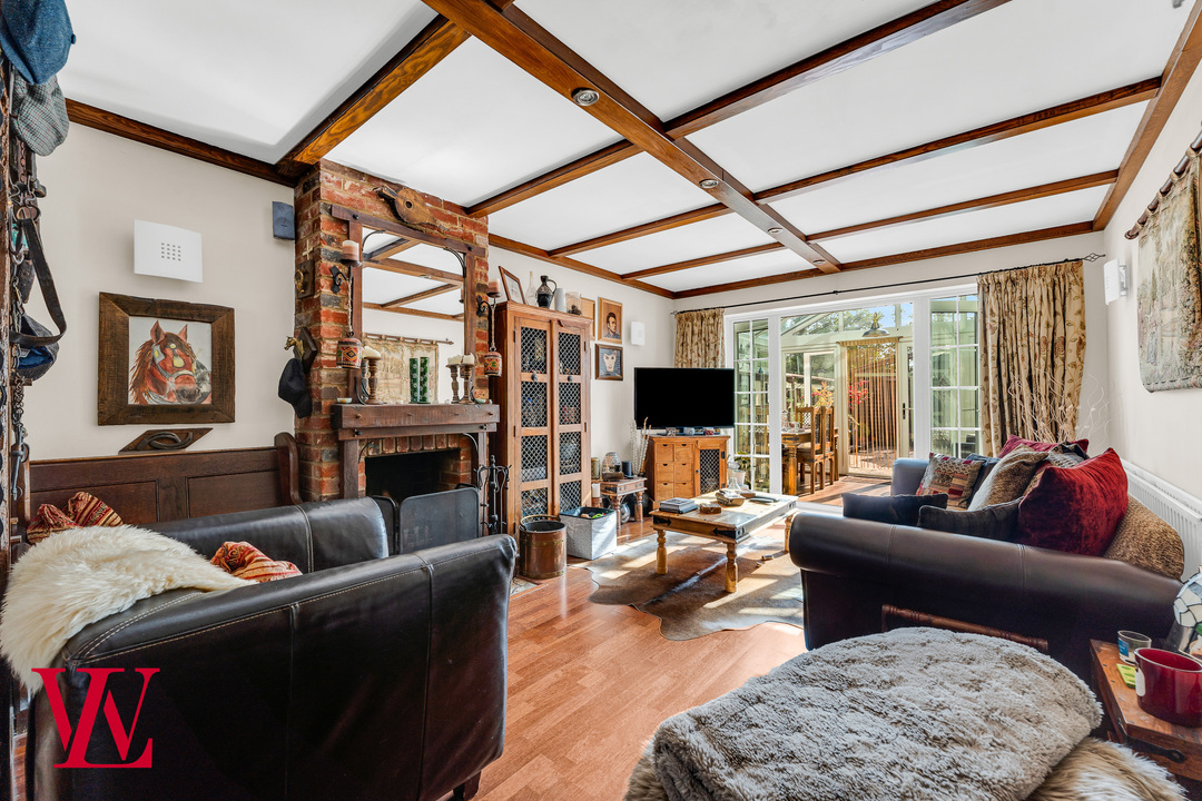 4 bed terraced house for sale in Cage End, Bishop's Stortford  - Property Image 2