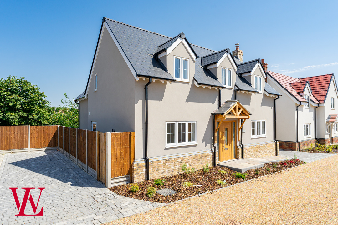 4 bed detached house for sale in Stortford Road, Great Dunmow  - Property Image 1