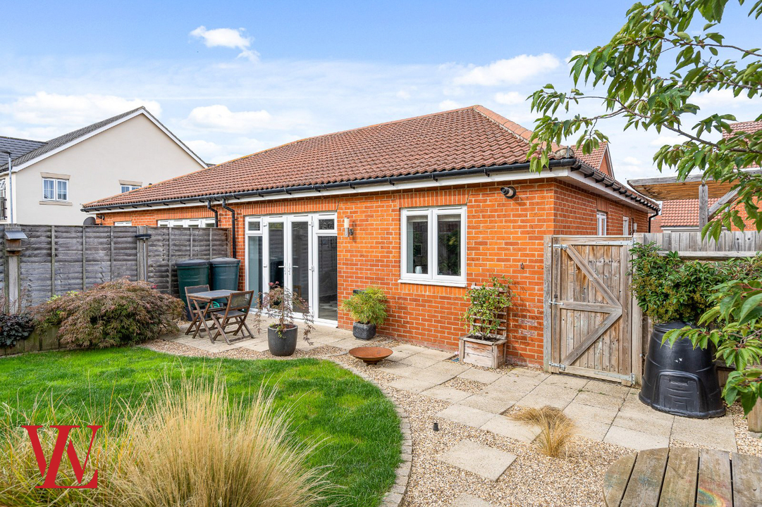 2 bed bungalow for sale in Godfrey Crescent, Bishop's Stortford  - Property Image 8