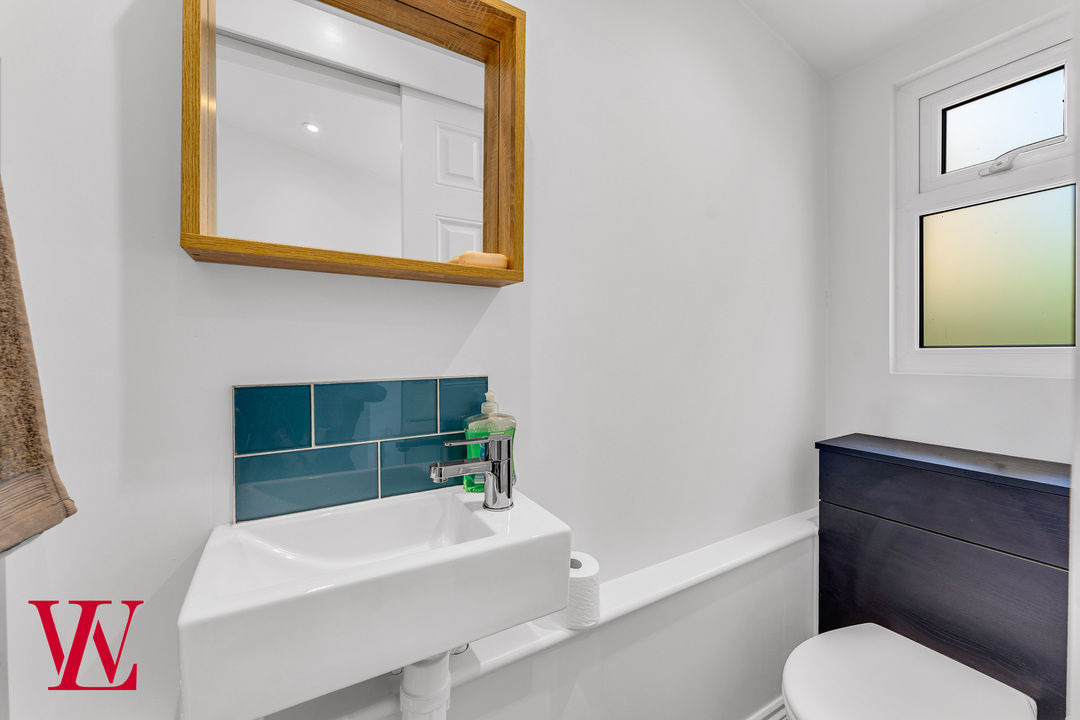 2 bed terraced house for sale in Elm Grove, Bishop's Stortford  - Property Image 7