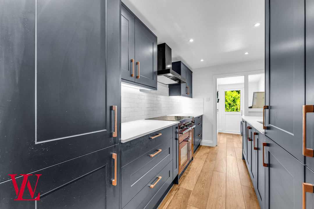 2 bed terraced house for sale in Elm Grove, Bishop's Stortford  - Property Image 4