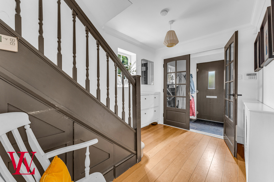 3 bed detached house for sale in Manston Drive, Bishop's Stortford  - Property Image 8