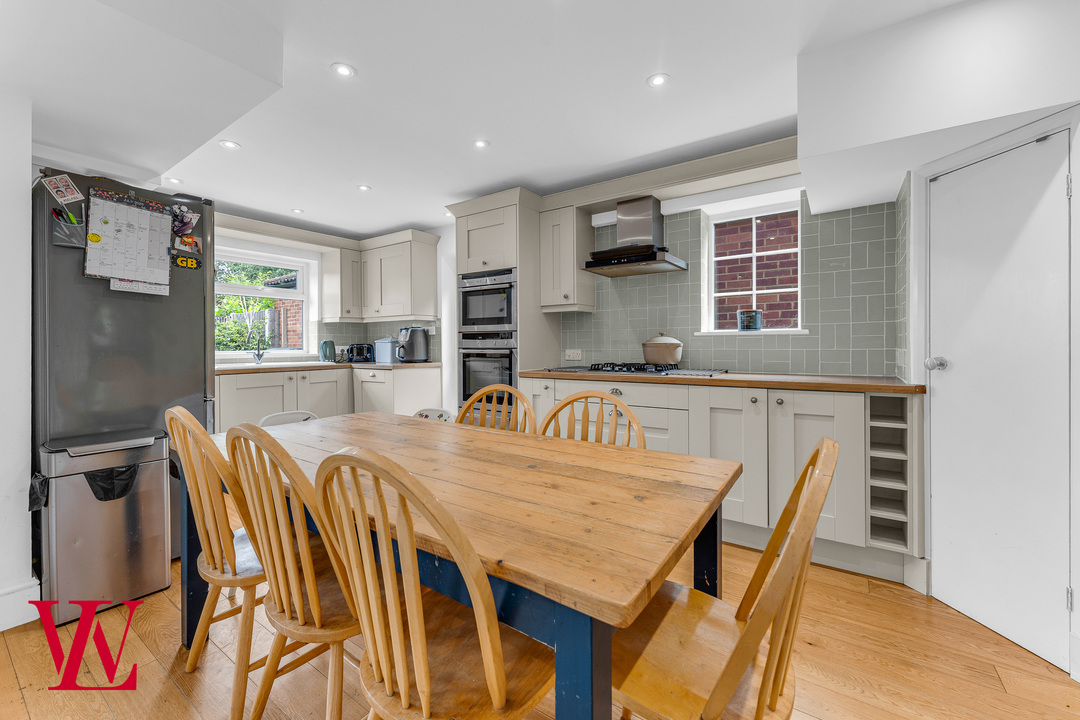 3 bed detached house for sale in Manston Drive, Bishop's Stortford  - Property Image 11