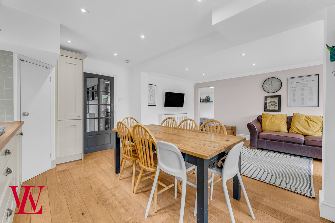 3 bed detached house for sale in Manston Drive, Bishop's Stortford  - Property Image 3