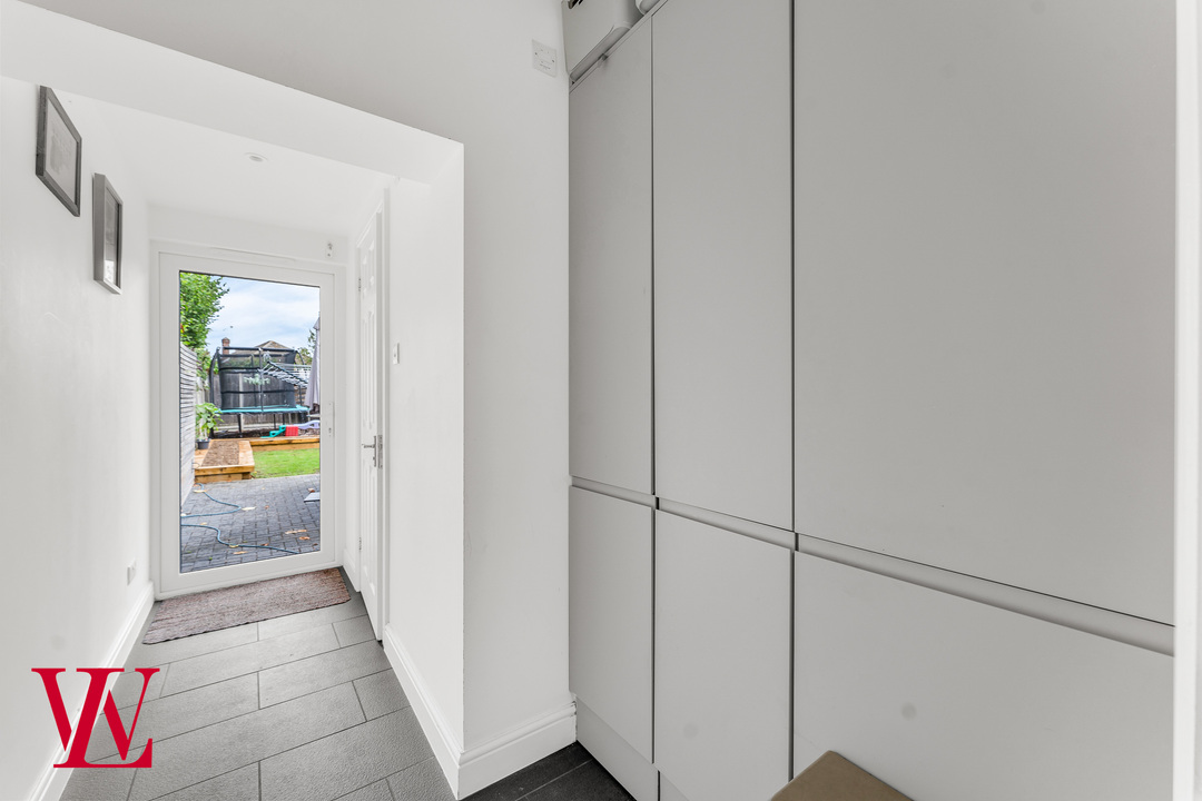 3 bed detached house for sale in Manston Drive, Bishop's Stortford  - Property Image 14