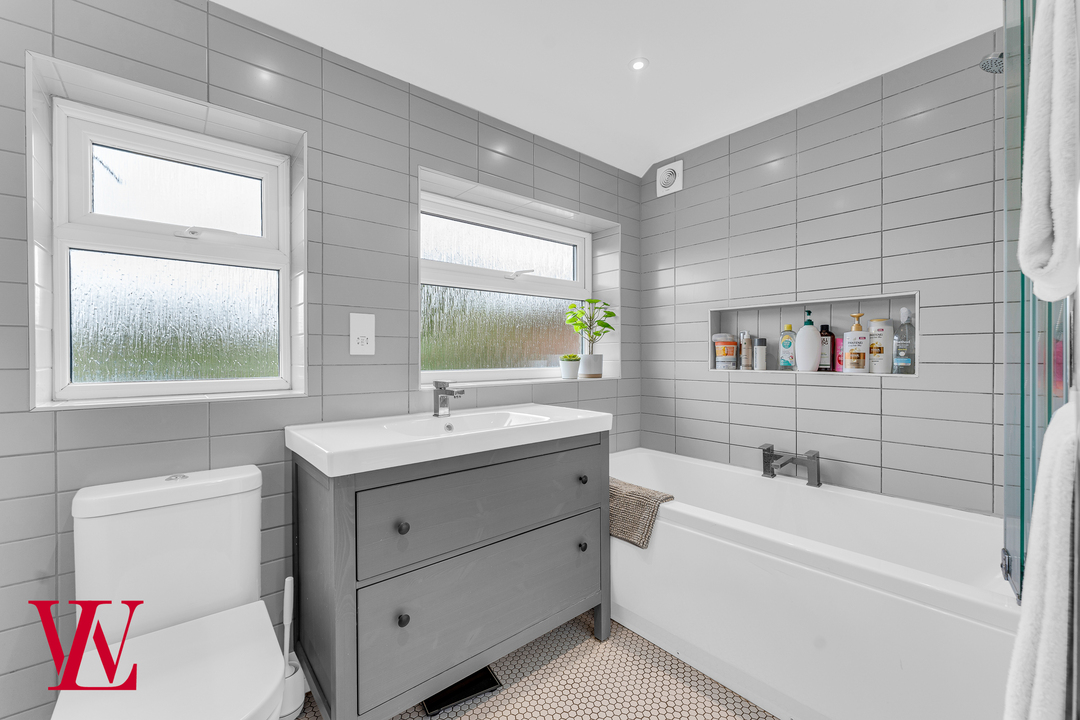 3 bed detached house for sale in Manston Drive, Bishop's Stortford  - Property Image 18