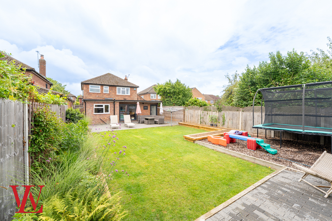 3 bed detached house for sale in Manston Drive, Bishop's Stortford, CM23