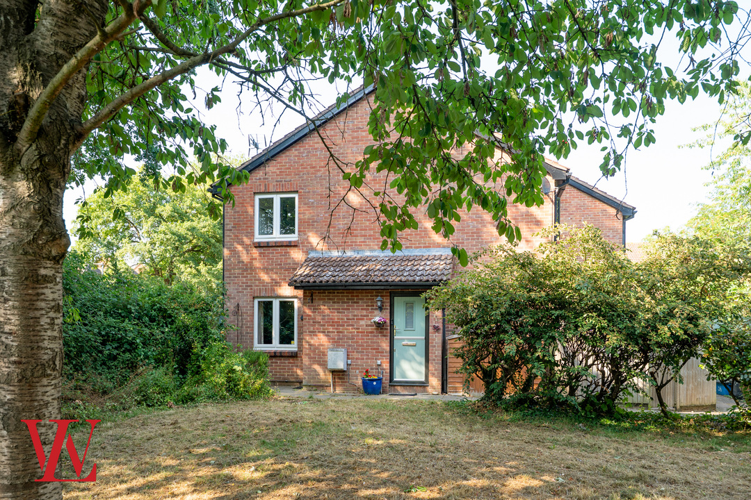 1 bed end of terrace house for sale in Mathams Drive, Bishop's Stortford  - Property Image 1