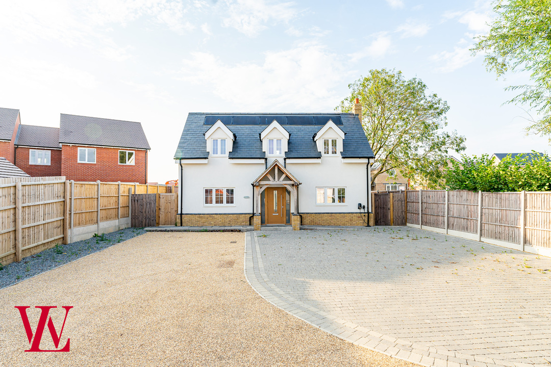 4 bed detached house for sale in Stortford Road, Great Dunmow  - Property Image 1