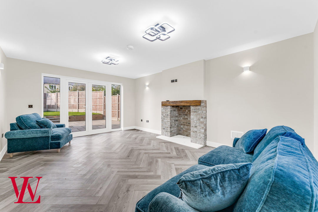 4 bed detached house for sale in Stortford Road, Great Dunmow  - Property Image 8