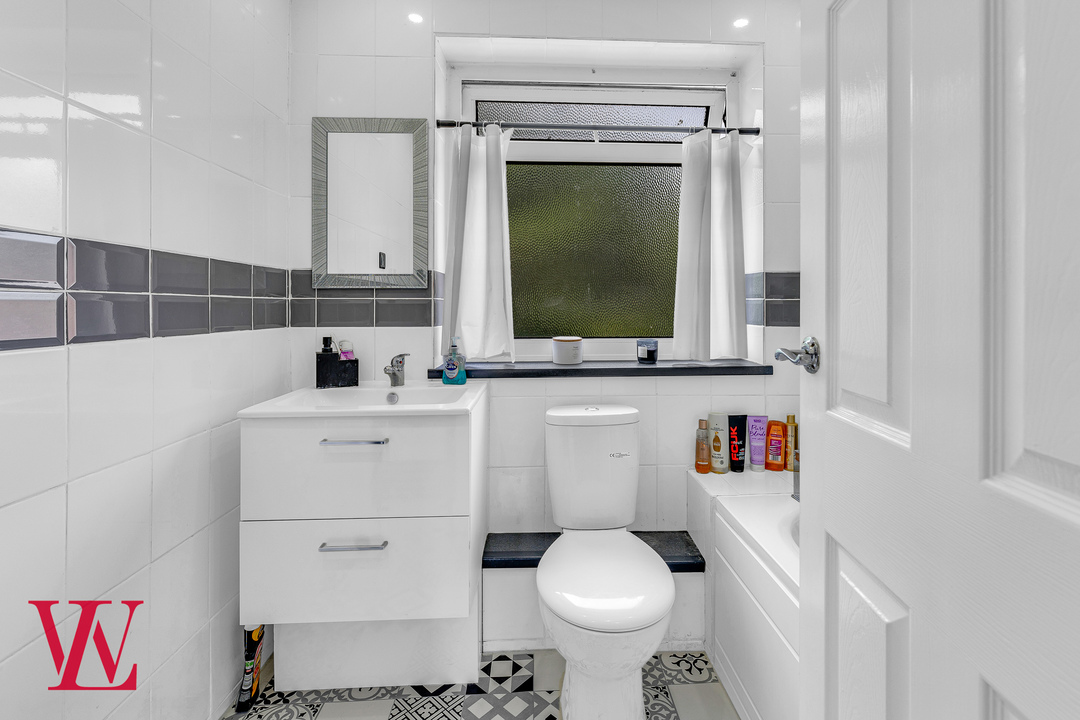 3 bed semi-detached house for sale in Elm Close, Elsenham, Bishop's Stortford, Hertfordshire 11