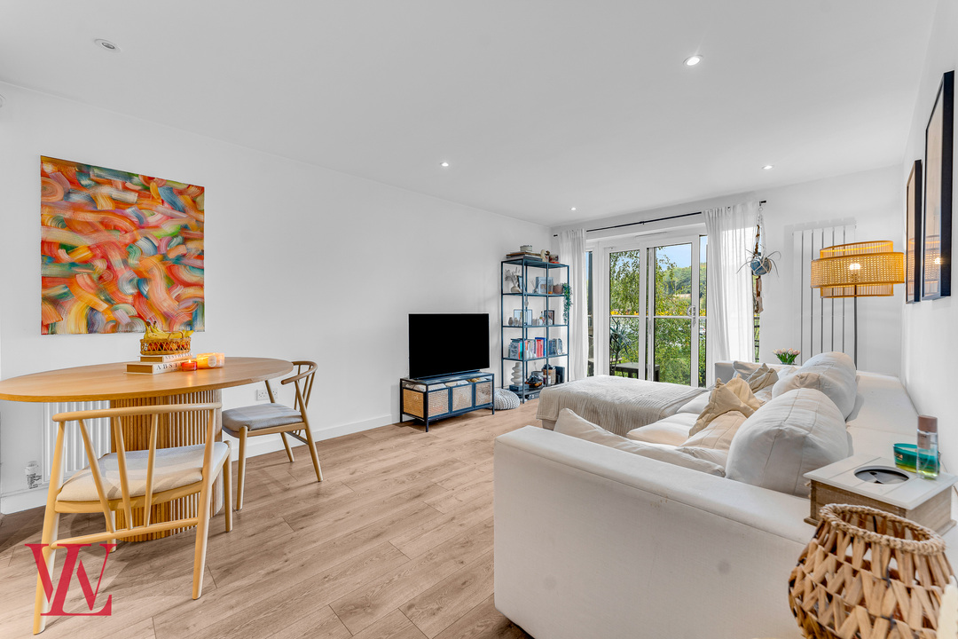 2 bed apartment for sale in River View, Bishop's Stortford, Hertfordshire  - Property Image 3
