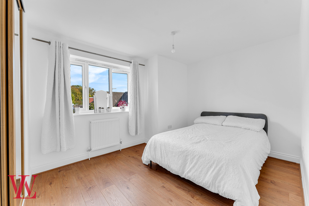 2 bed apartment for sale in Harris Green, Dunmow, Essex  - Property Image 10