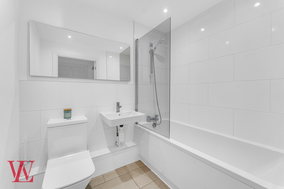 2 bed apartment for sale in Harris Green, Dunmow, Essex  - Property Image 12