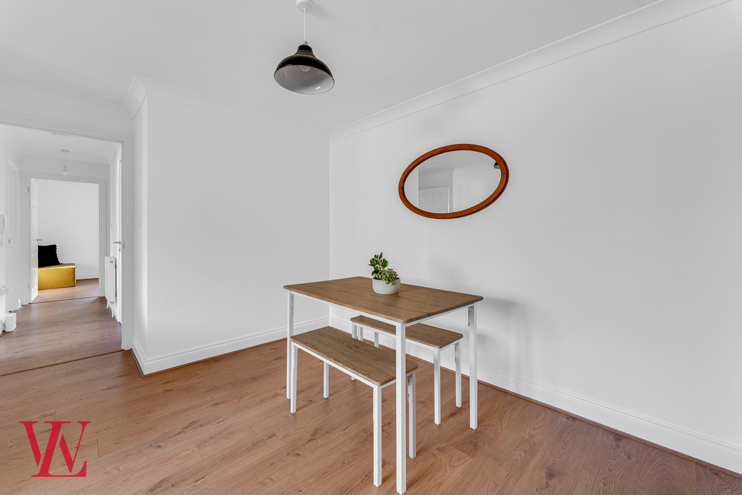 2 bed apartment for sale in Harris Green, Dunmow, Essex 7