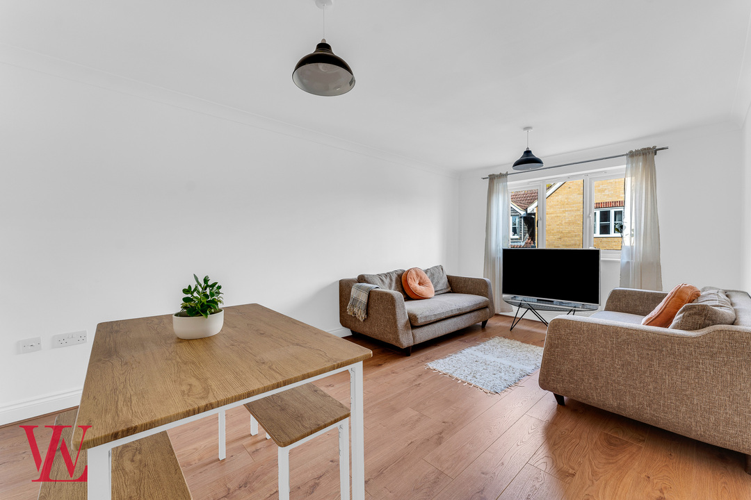 2 bed apartment for sale in Harris Green, Dunmow, Essex 2